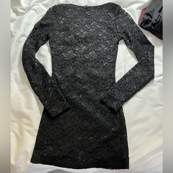 Windsor Lace Dress - Picture 2 of 11